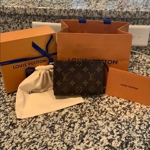 Louis Vuitton Toiletry 15